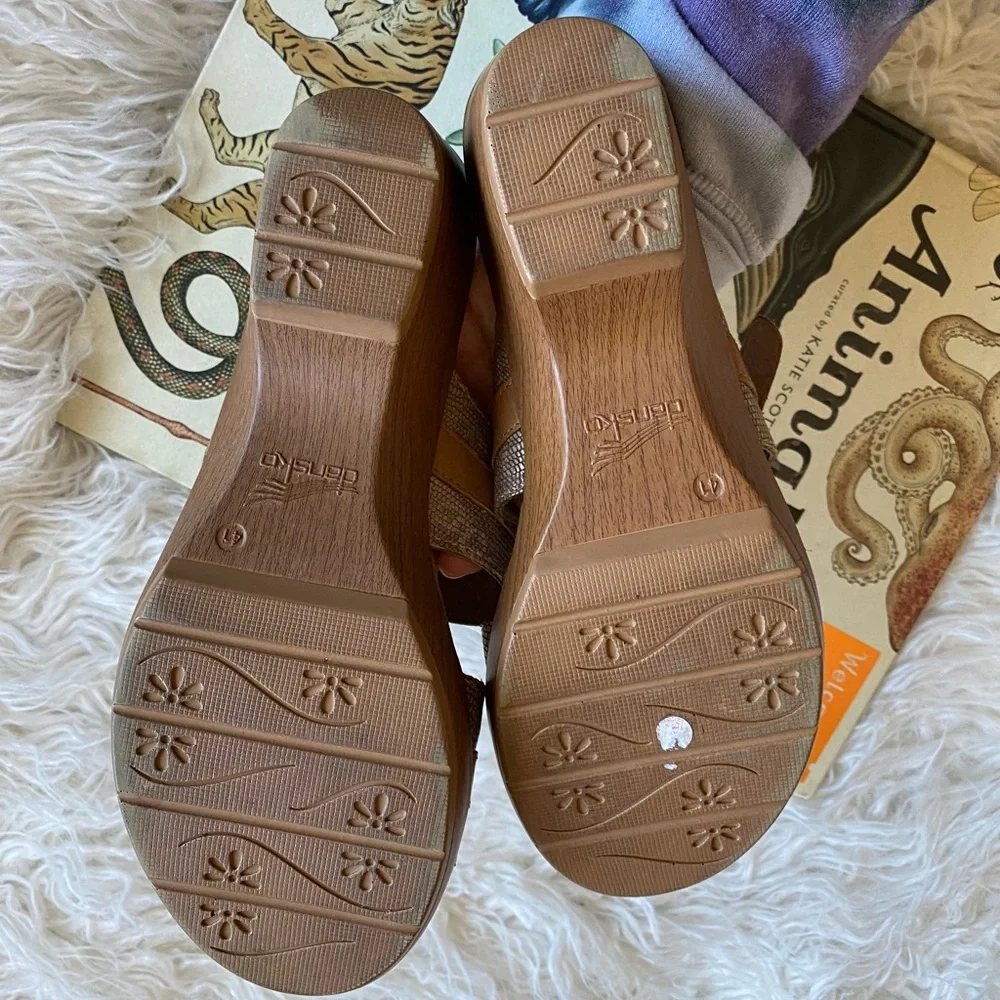 Dansko‎ brown leather sandal wedges